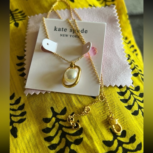 Kate spade minimalist pearl necklace NWt - Picture 2 of 7